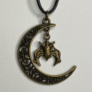 Bat‎ Moon Crescent Pendant Necklace Goth Witchy Halloween Fun Bronze 18in New